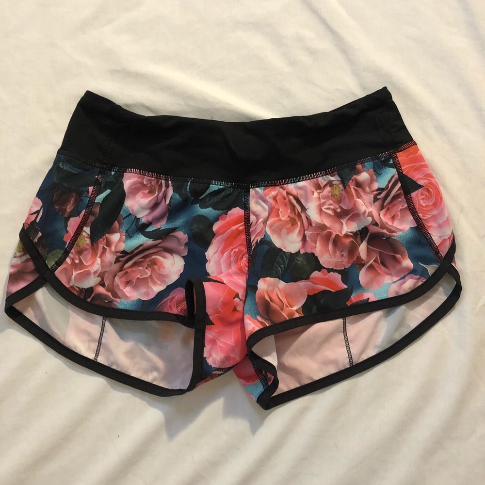 Lululemon secret garden of roses speed short